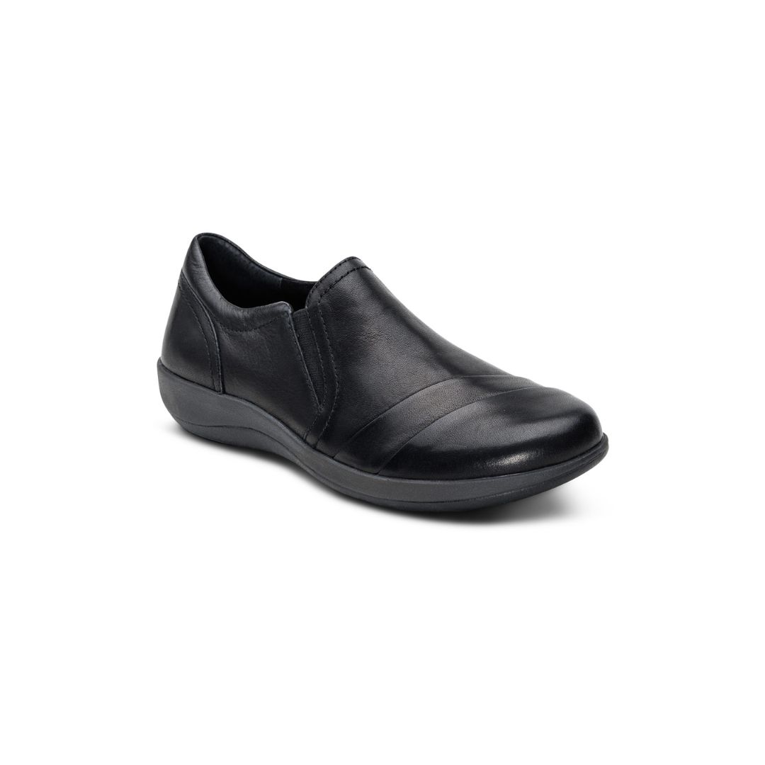 DM570W-1 Aetrex Helena Slip On in Black