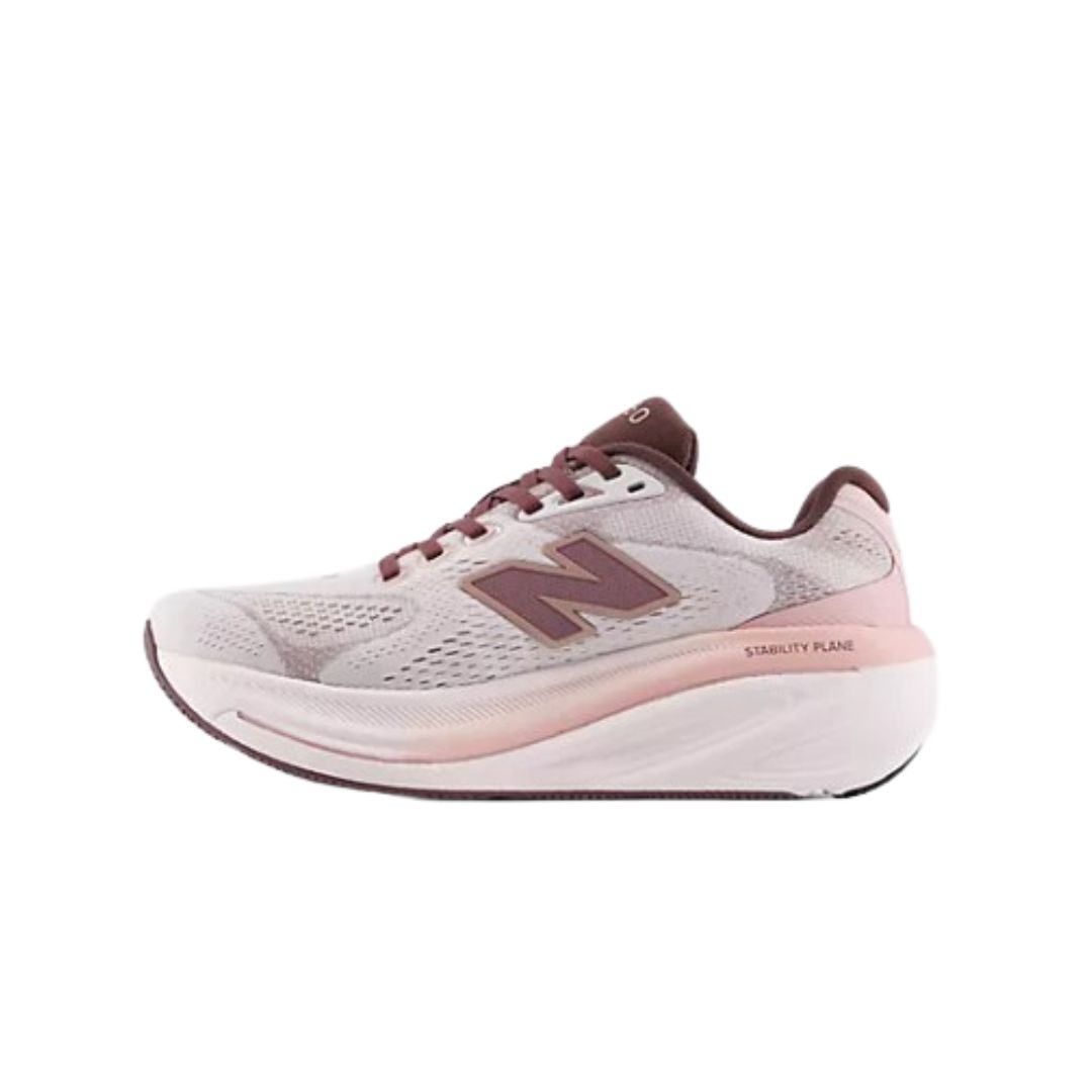 New Balance Women's 860 v15 in Pink Salt
