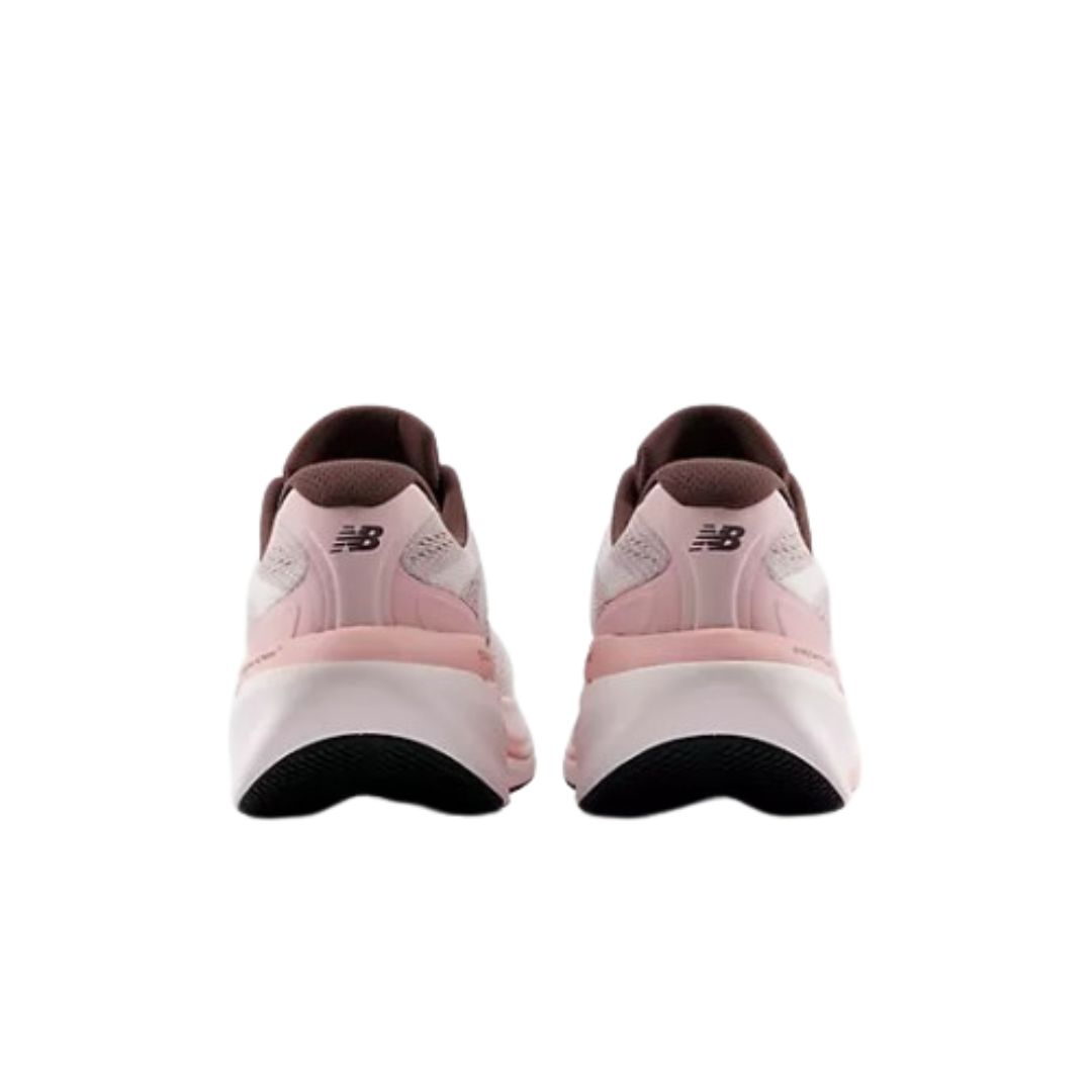 New Balance Women's 860 v15 in Pink Salt