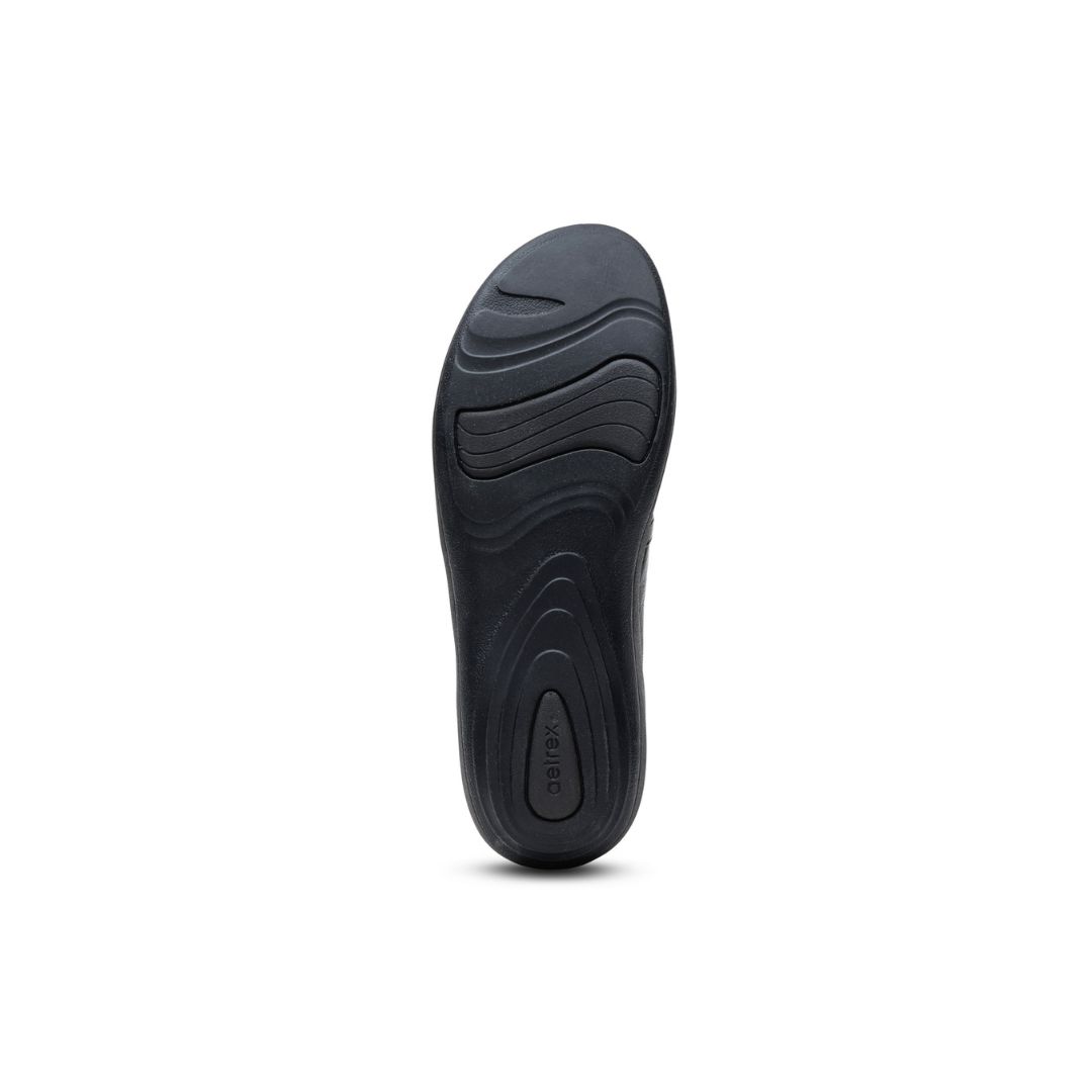 DM570W-5 Aetrex Helena Slip On in Black