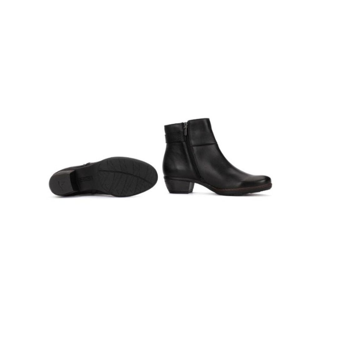 W7P-8501C1 000-3 Pikolino Utiel in Black