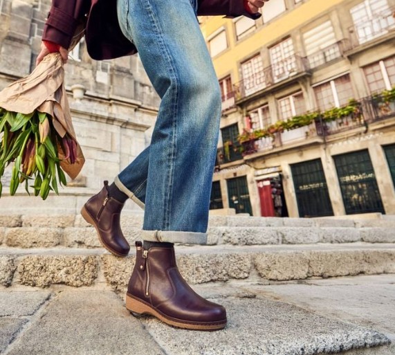 Woman Wearing Pikolino Granada in Caebo in European Street