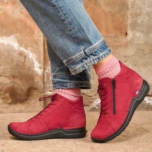 06606-11530-Lifestyle Woman Wearing Wolky Why Bootie with Jeans and Socks