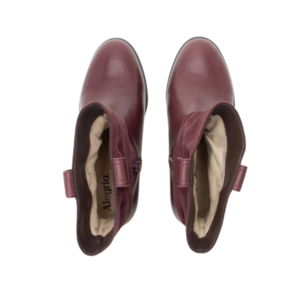 Alegria Whitley in Merlot